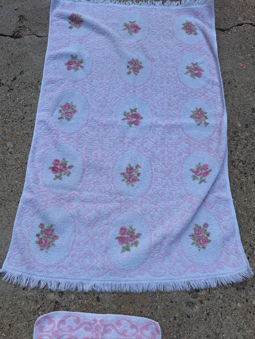 Vintage Cannon Monticello Cavalier Bath Towel And Washcloth Roses 60-70s USA